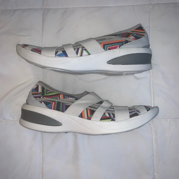 Bzees size 10M slip on shoes multicolor. used in good condition - Picture 6 of 10